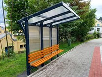 Autobusová zastávka Nagano -Vitrína: Ne, Bočnice: Ne, Komůrkový polykarbonát, 4m