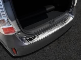 Nerezový kryt hrany nárazníku/kufru, Toyota Prius III Plus, 2013-2015