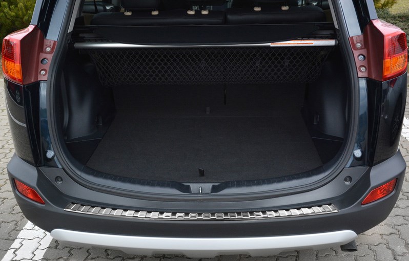 Nerezový kryt hrany nárazníku/kufru, Toyota RAV IV, 2013-2016