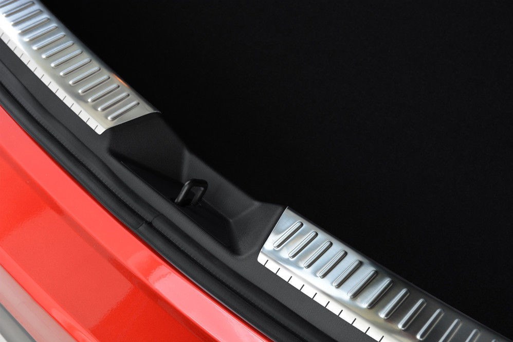 Nerezový kryt vnitřní hrany kufru, Mazda 3, 2013-2019