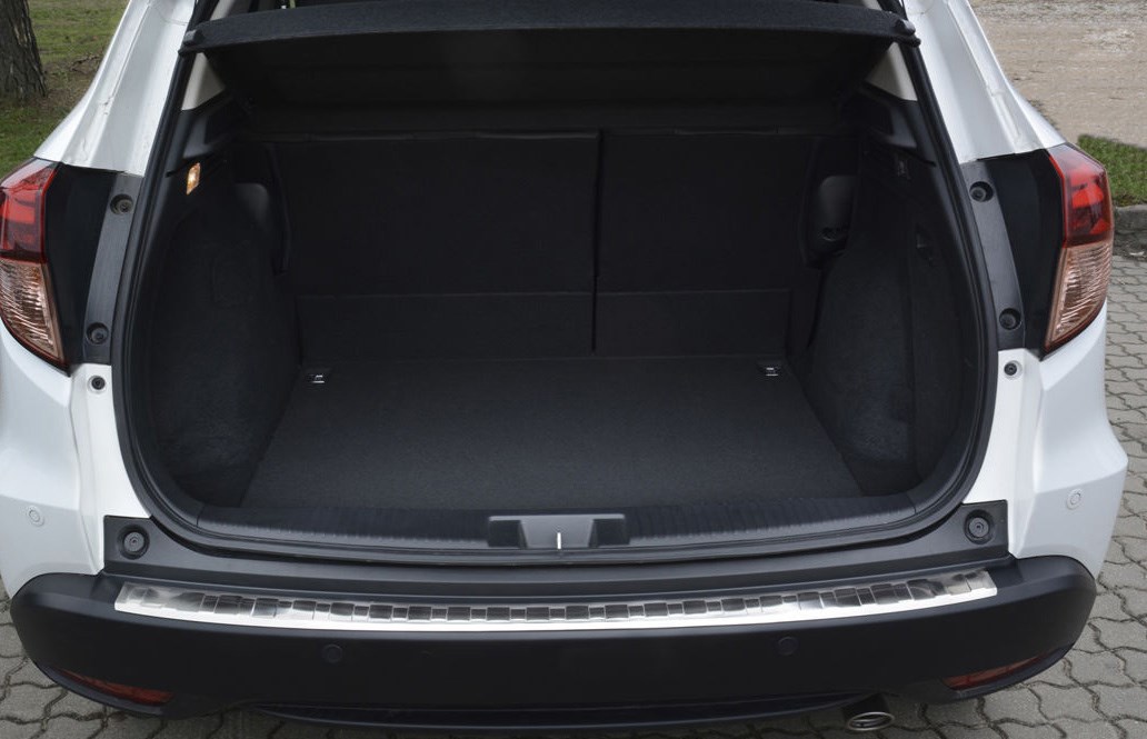 Nerezový kryt hrany nárazníku/kufru, Honda HR-V II, 2015->