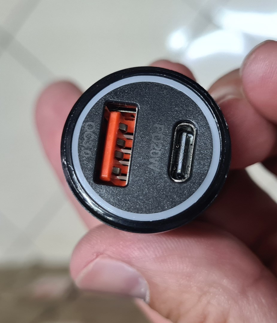 Nabíječka USB A + USB C do zapalovače auta redukce z 12V