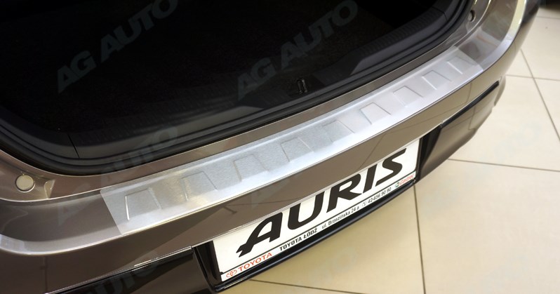 Nerezový kryt hrany nárazníku, Toyota Auris II, 2012->, Combi, 5 dveř.