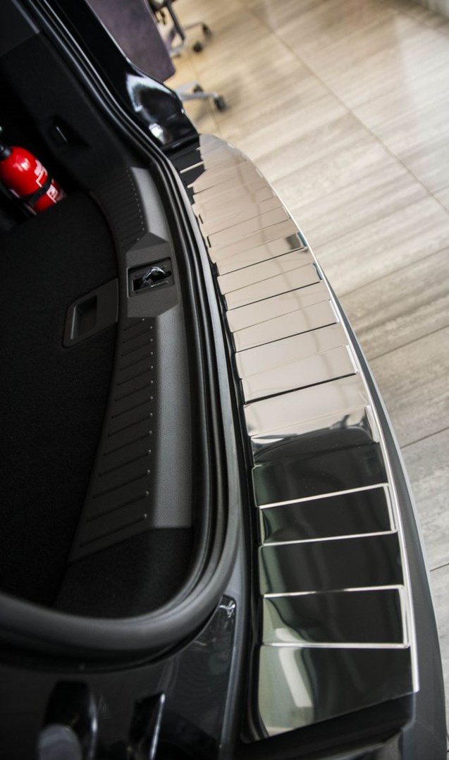 Nerezový kryt hrany nárazníku, Ford Kuga II, 2016-, SUV, po faceliftu