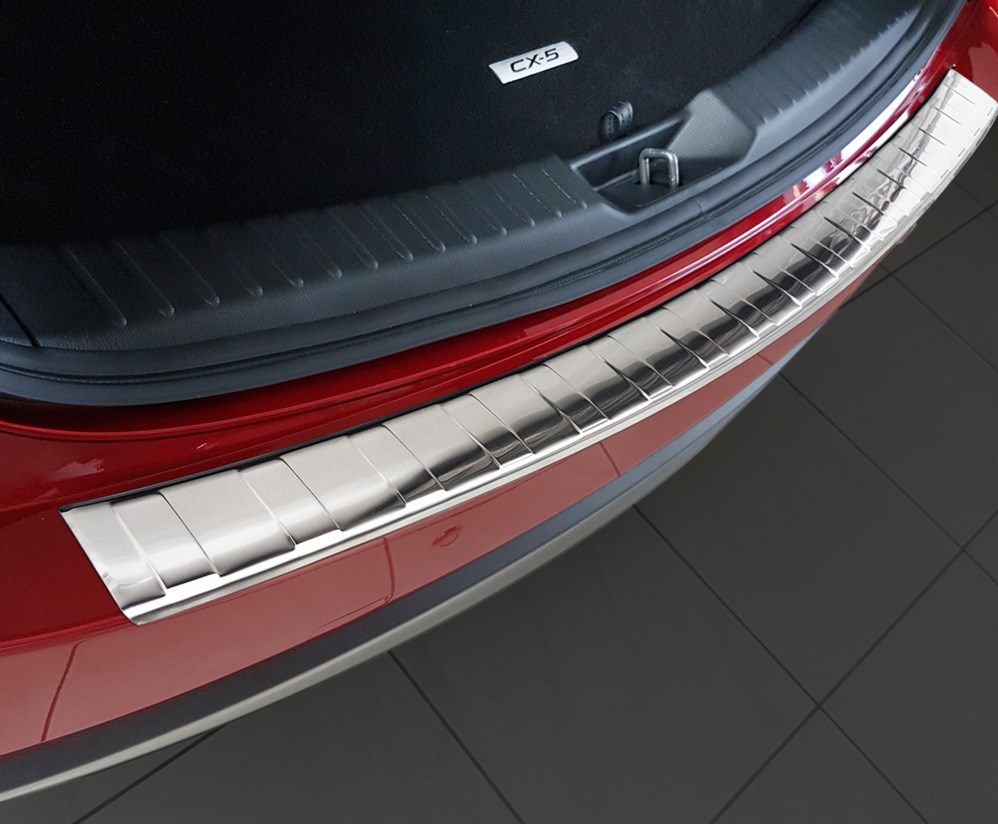 Nerezový kryt hrany nárazníku/kufru, Mazda CX-5 II, 2017->
