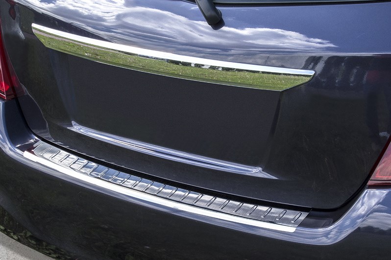 Nerezový kryt hrany nárazníku/kufru, Toyota YARIS III, 2012-2014
