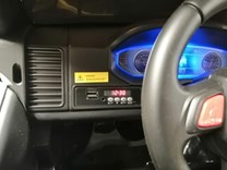 Dětský dvoumístný elektrický policejní vůz Rover s 2,4G DO  , lakovaný modrý