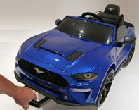 Driftovací  elektrické autíčko licenční  Ford Mustang 5.0 GT - lakovaný modrý